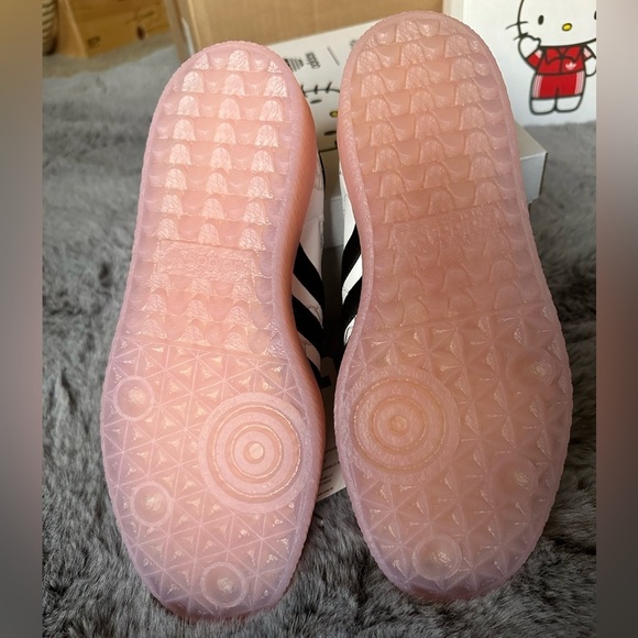 Authentic adorable Adidas Sambae x Hello Kitty collaboration Women's size 6 - Picture 11 of 13